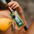Aftersun Cool Aloe Vera Gel van Byron Bay Australia in een lifestyle foto verzorging na de zon.
