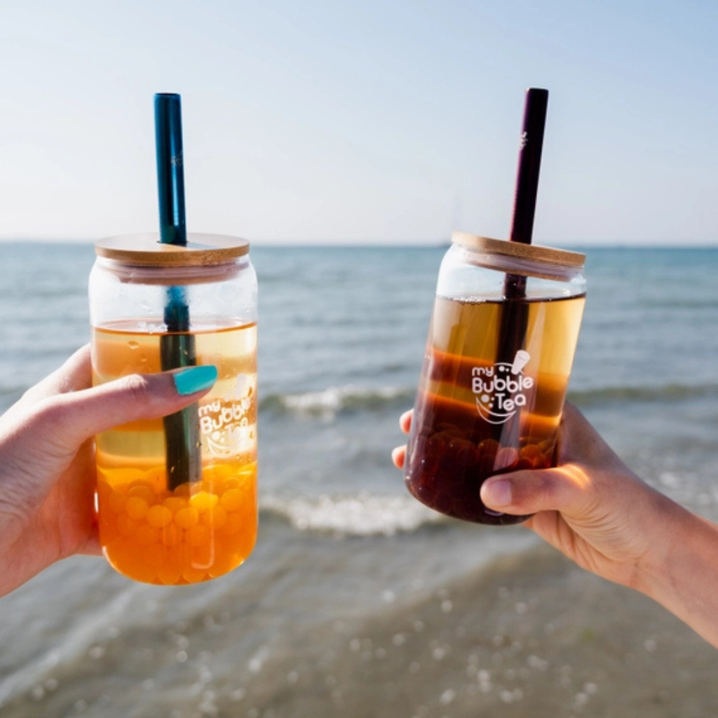 Bubble tea mok met bamboe deksel en rietje