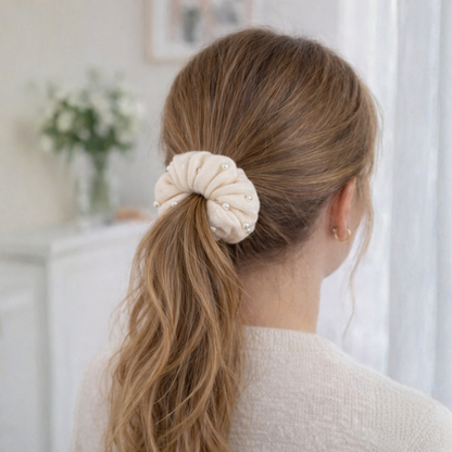 Scrunchie met decoratieve parels