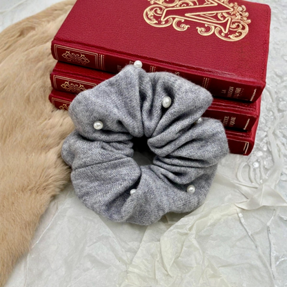 Scrunchie met decoratieve parels