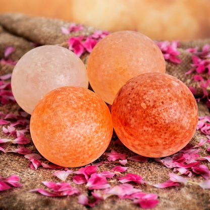 Himalaya zoutlamp met 4 massageballen van zoutsteen