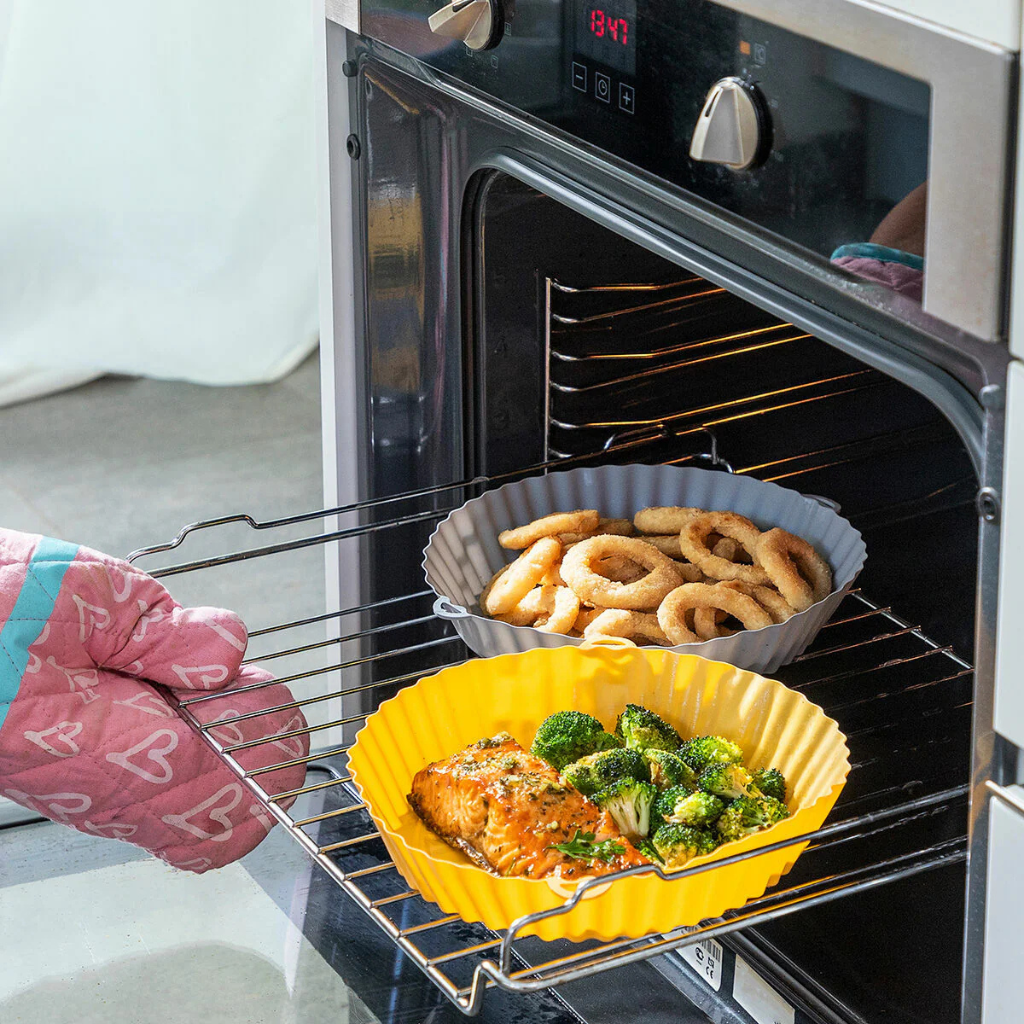 Siliconen airfryer bakje 2 stuks met borstel