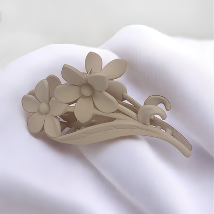 Haarclip met 2 madeliefjes beige