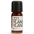 Een klein bruin glazen flesje met de tekst Natural Heroes essenstiële olie 221 YLANG YLANG